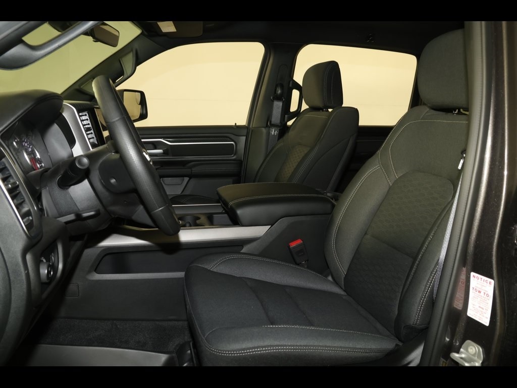 New 2025 Ram 1500 BIG HORN CREW CAB 4X4 5'7 BOX Pickup