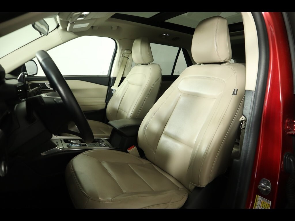 2021 Ford Explorer XLT photo 3
