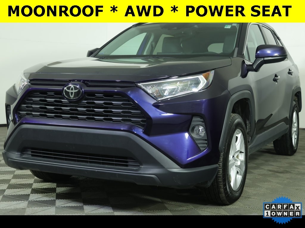 2021 Toyota RAV4 XLE's photo