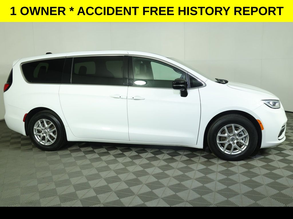 2C4RC1BG7SR548245