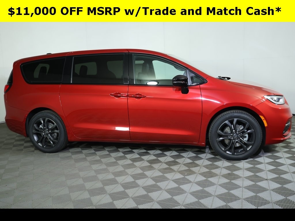 New 2026 Chrysler Pacifica SELECT Passenger Van