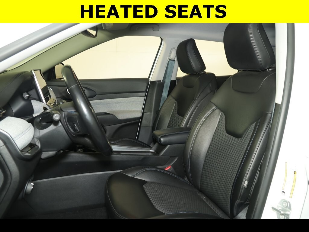 2022 Jeep Compass Latitude photo 3