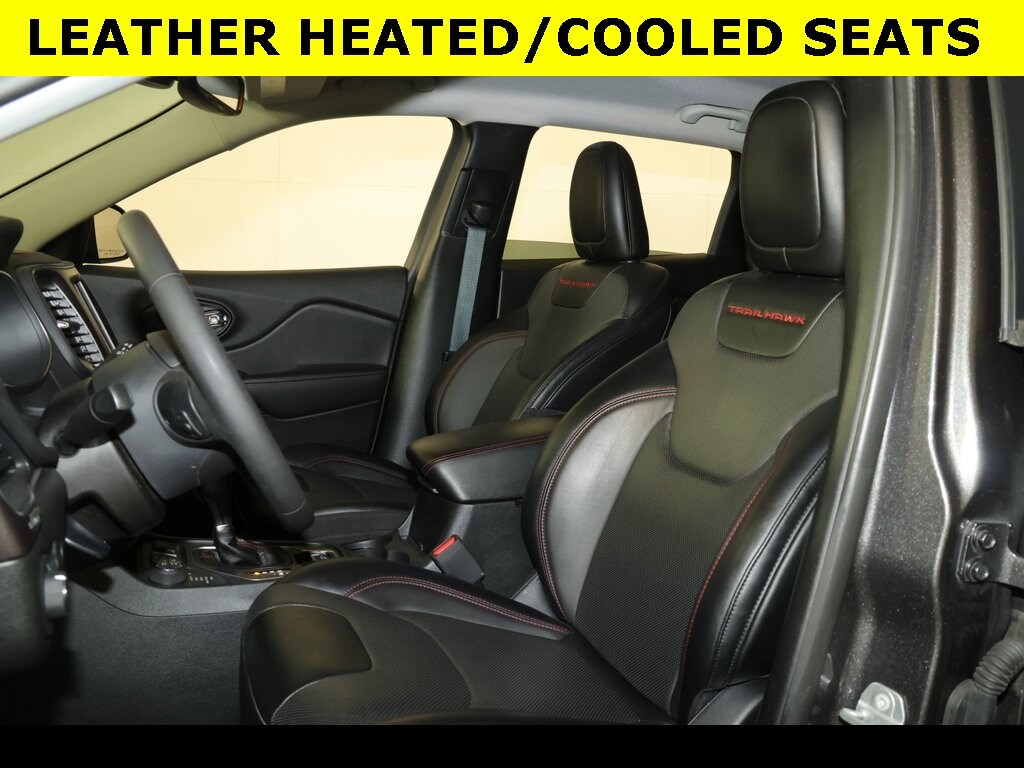 2022 Jeep Cherokee Trailhawk photo 3