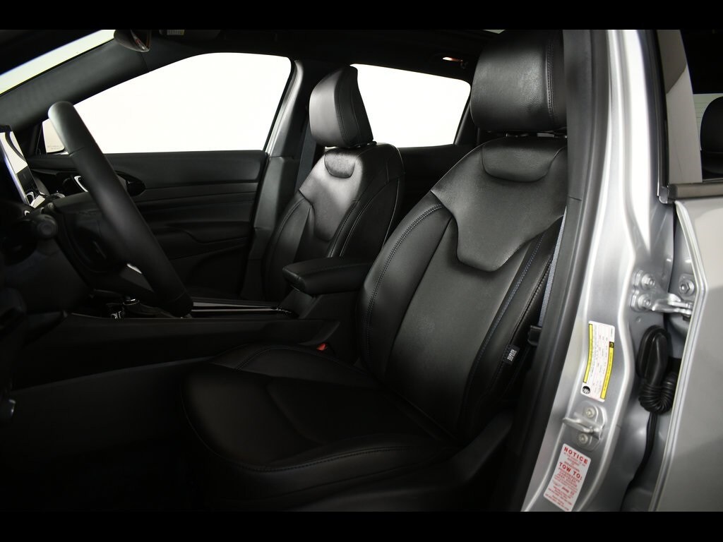 2025 Jeep Compass Limited photo 4