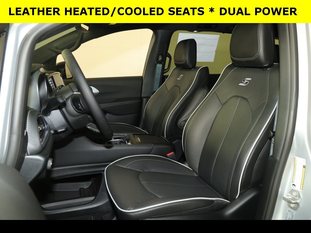 New 2026 Chrysler Pacifica LIMITED Passenger Van