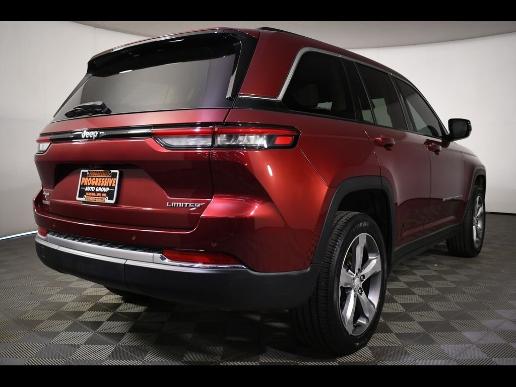 Used 2022 Jeep Grand Cherokee Limited with VIN 1C4RJHBG4N8626964 for sale in Massillon, OH