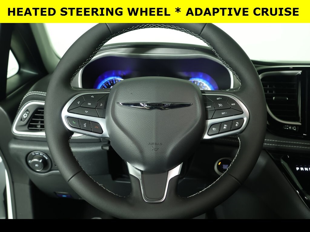 2026 Chrysler Pacifica photo 4