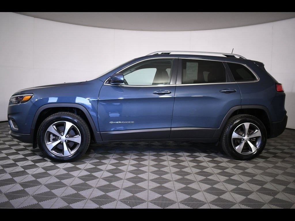 Used 2021 Jeep Cherokee Limited with VIN 1C4PJMDX1MD230395 for sale in Massillon, OH