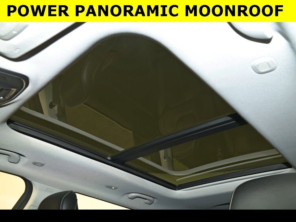 2023 Jeep Grand Cherokee Limited photo 2