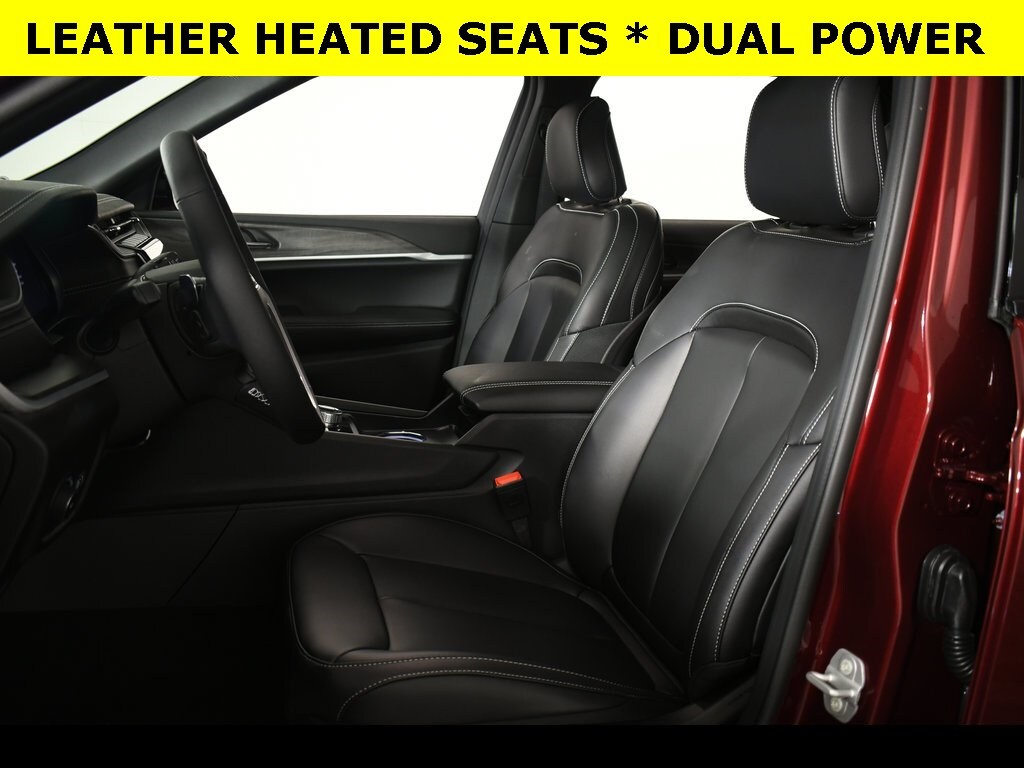 2025 Jeep Grand Cherokee Limited photo 3