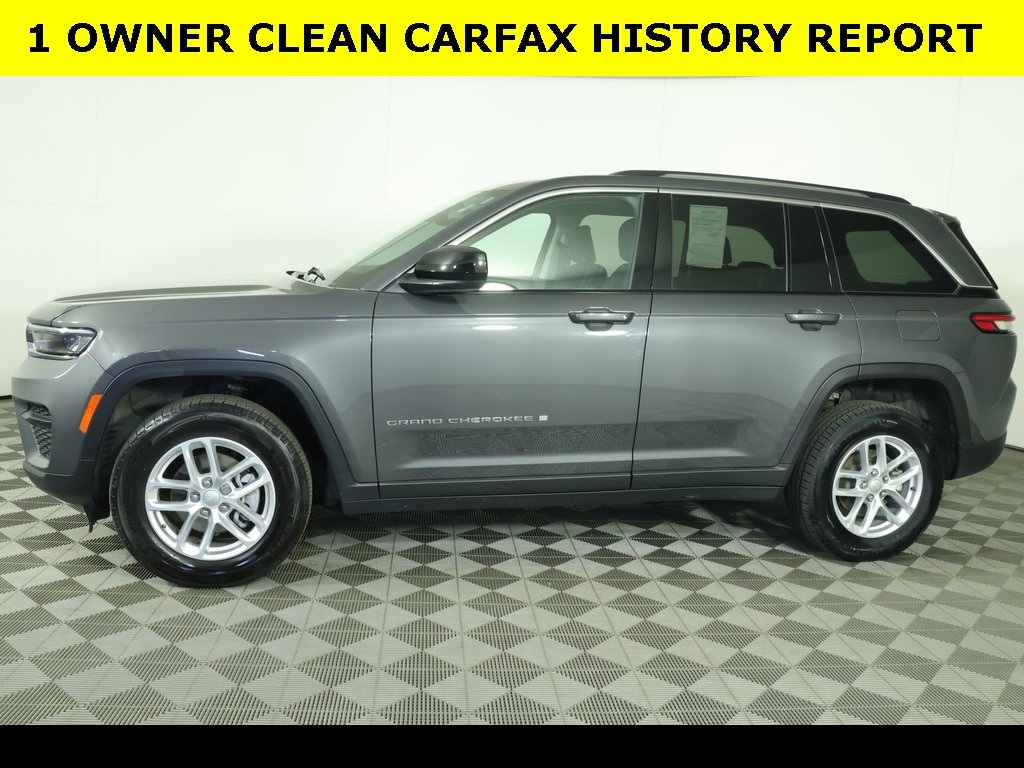 2024 Jeep Grand Cherokee Laredo's photo
