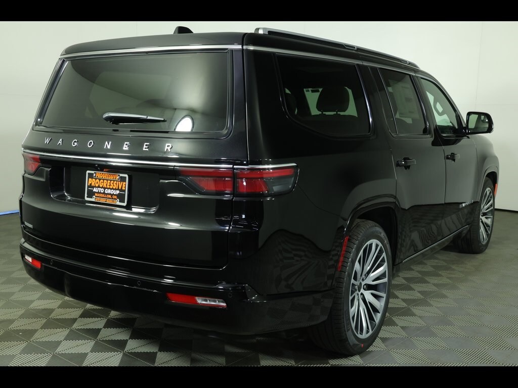 2025 Jeep Wagoneer Limited photo 2