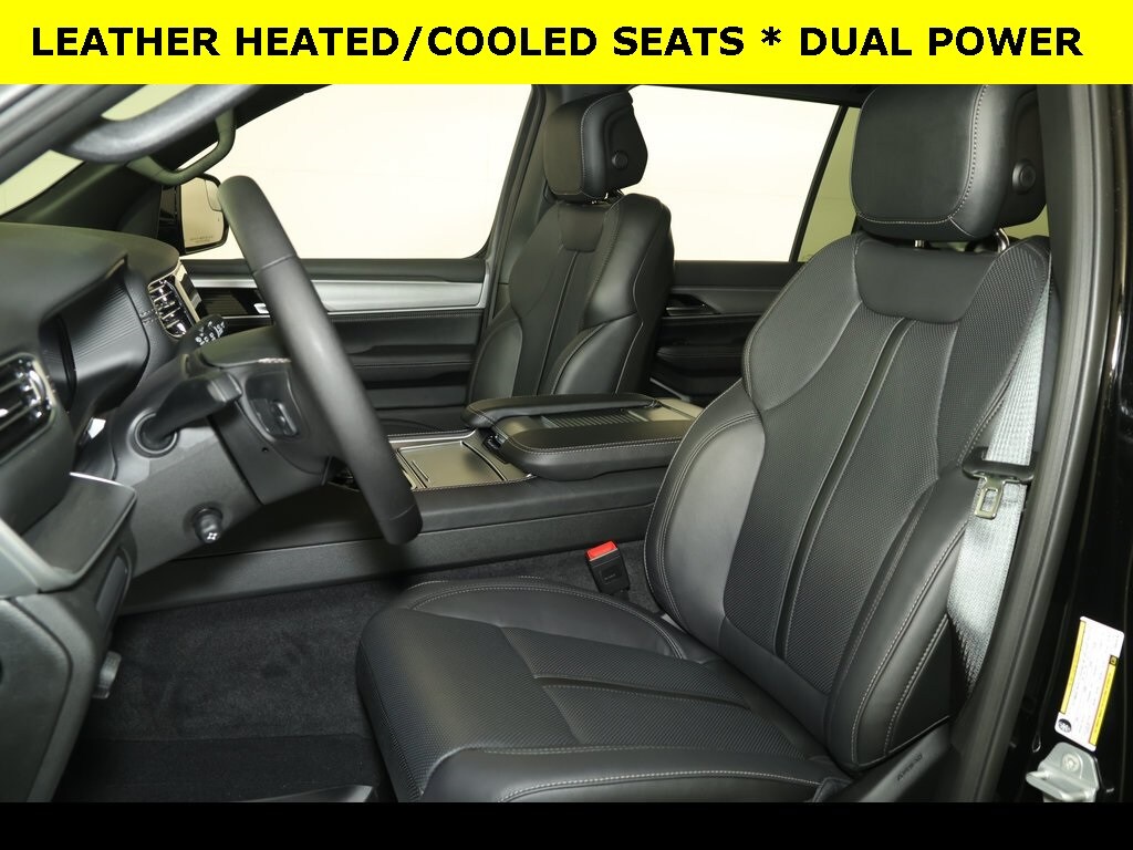 2025 Jeep Wagoneer Overland photo 3