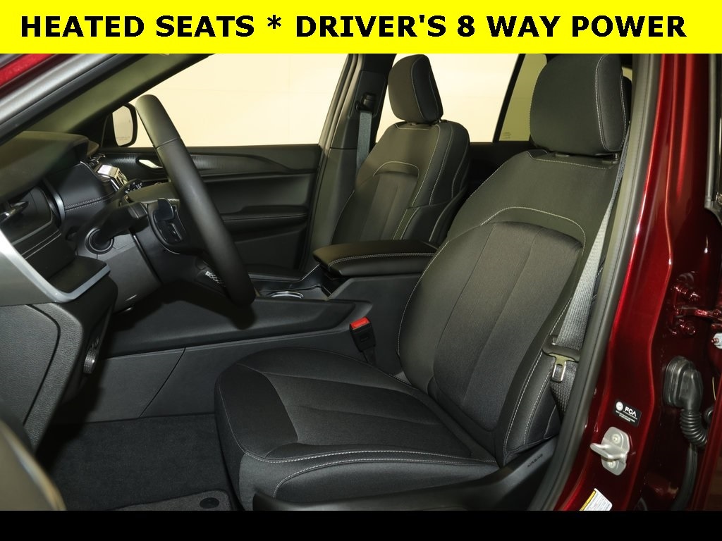 New 2025 Jeep Grand Cherokee LAREDO 4X4 Sport Utility