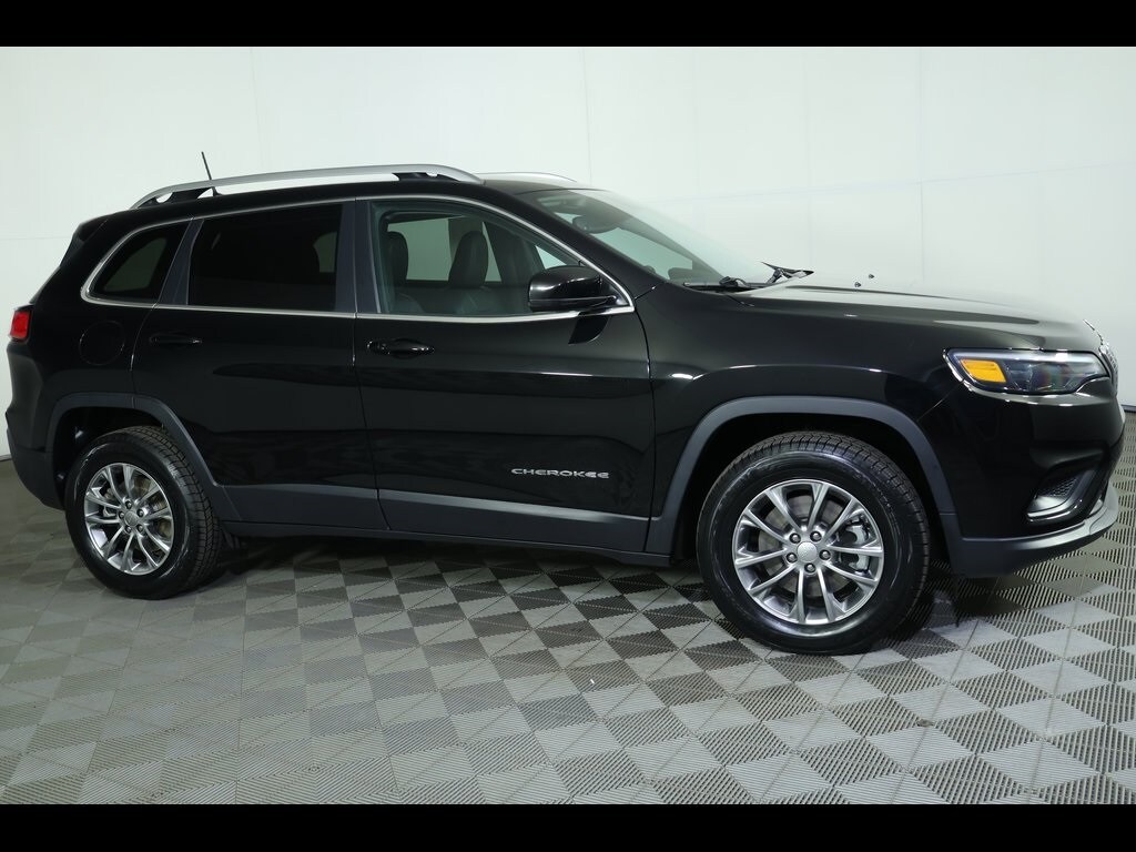 2021 Jeep Cherokee Latitude Lux photo 2