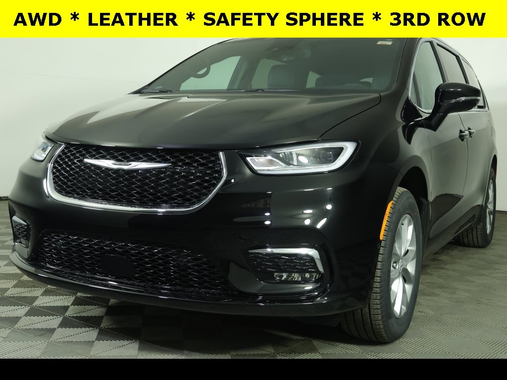 2026 Chrysler Pacifica Select's photo