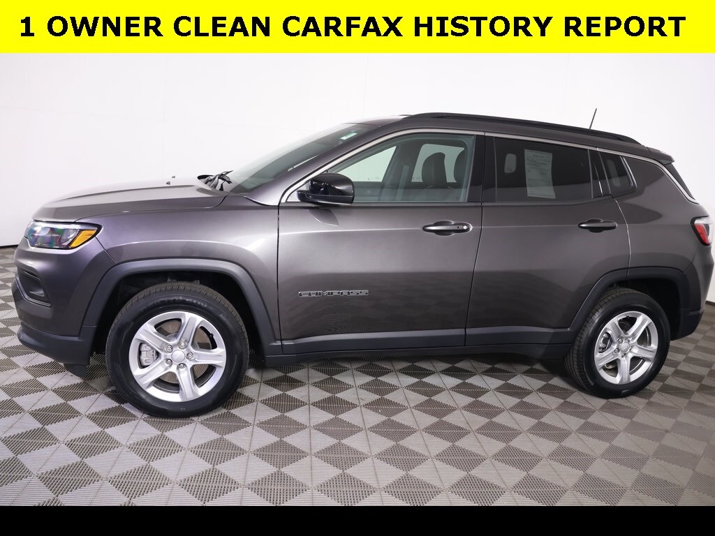 2023 Jeep Compass Latitude photo 3