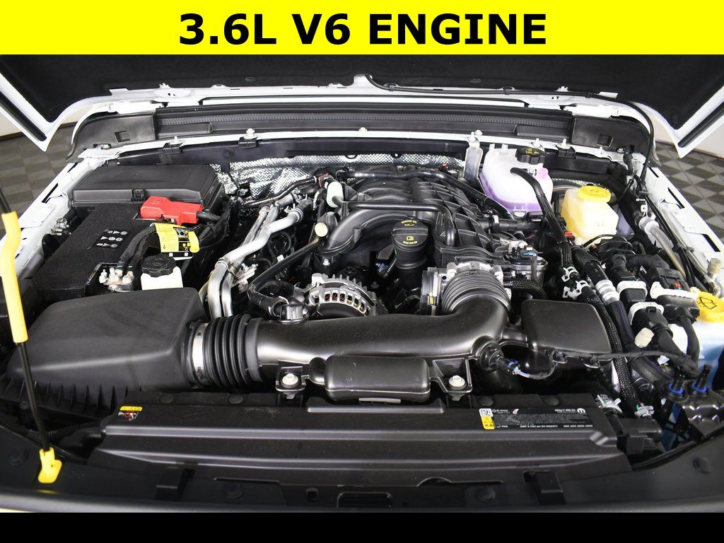 2025 Jeep Wrangler 4-Door Sahara - Photo 9
