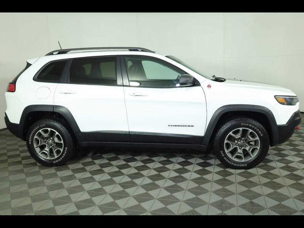 2021 Jeep Cherokee Trailhawk photo 2