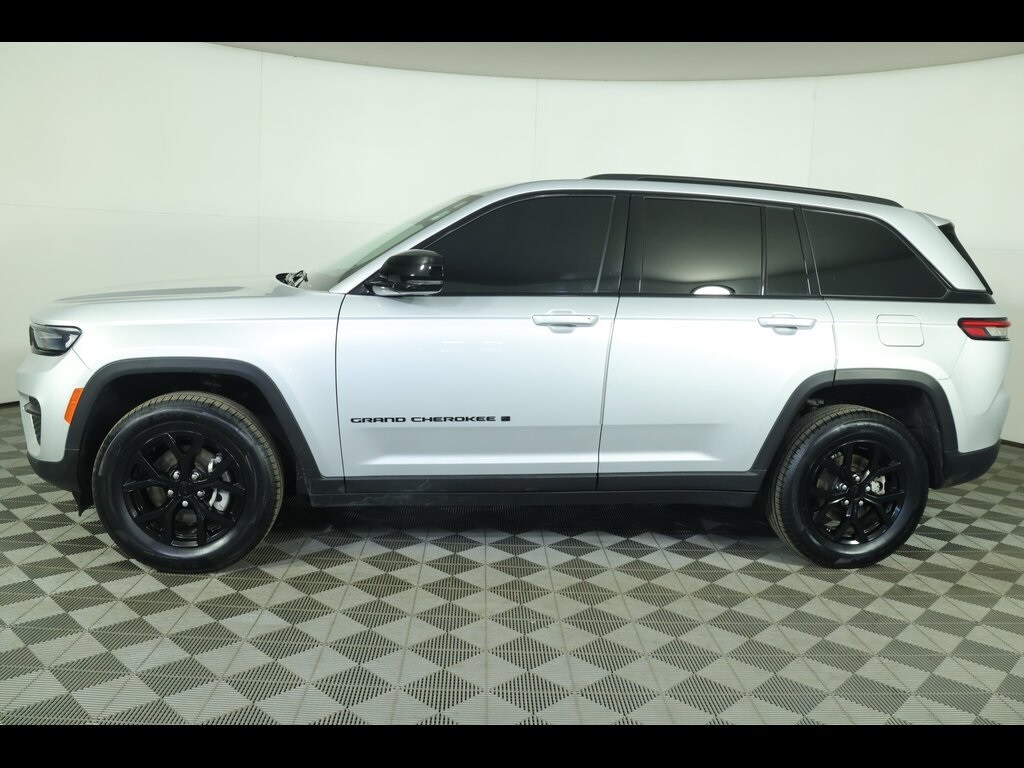 Used 2024 Jeep Grand Cherokee Altitude X SUV