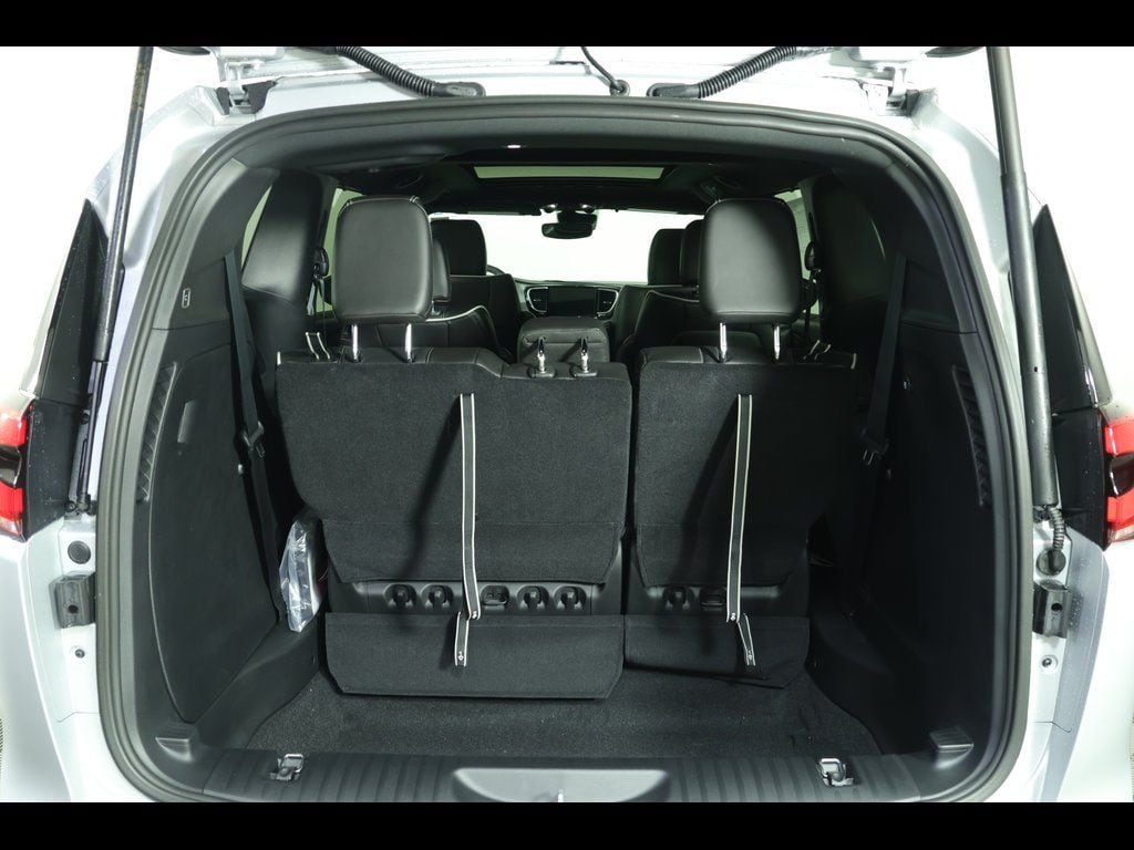 2026 Chrysler Pacifica Limited - Photo 16