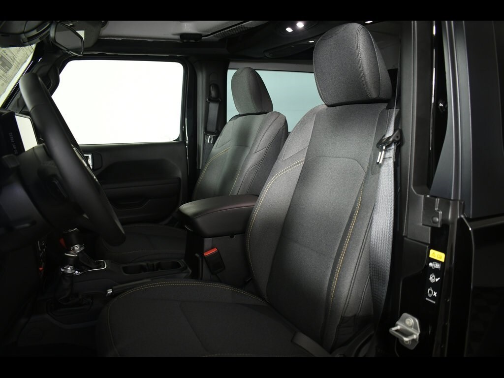 2025 Jeep Wrangler Willys photo 3