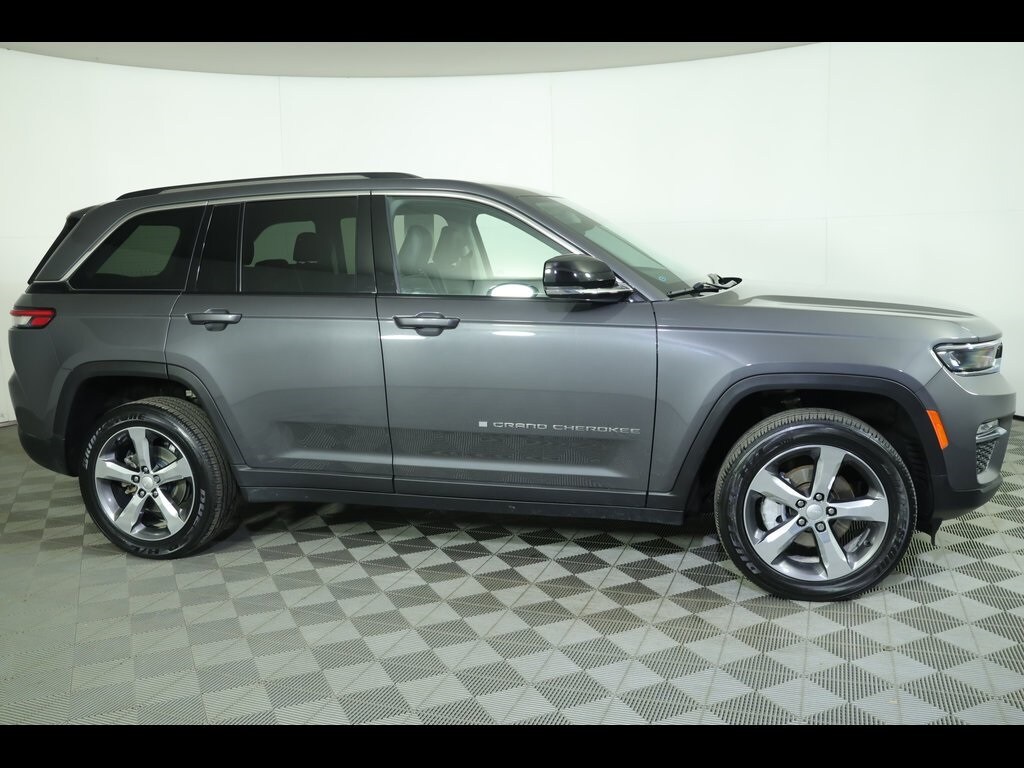 Used 2022 Jeep Grand Cherokee Limited SUV