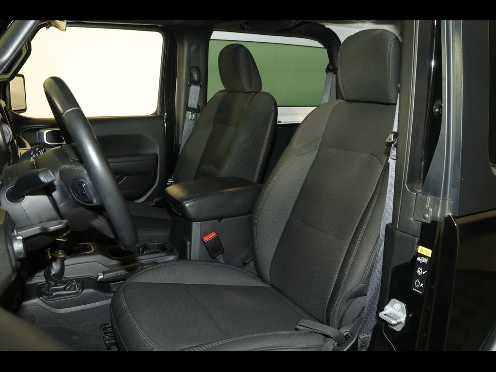 2022 Jeep Wrangler Willys photo 3