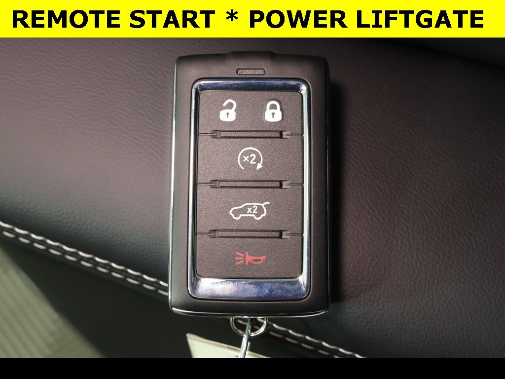 Used 2023 Jeep Grand Cherokee Laredo SUV