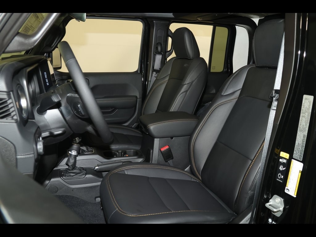 New 2025 Jeep Gladiator HIGH TIDE 4X4 Pickup