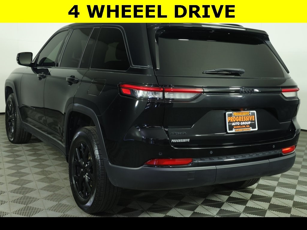 Used 2023 Jeep Grand Cherokee Altitude SUV