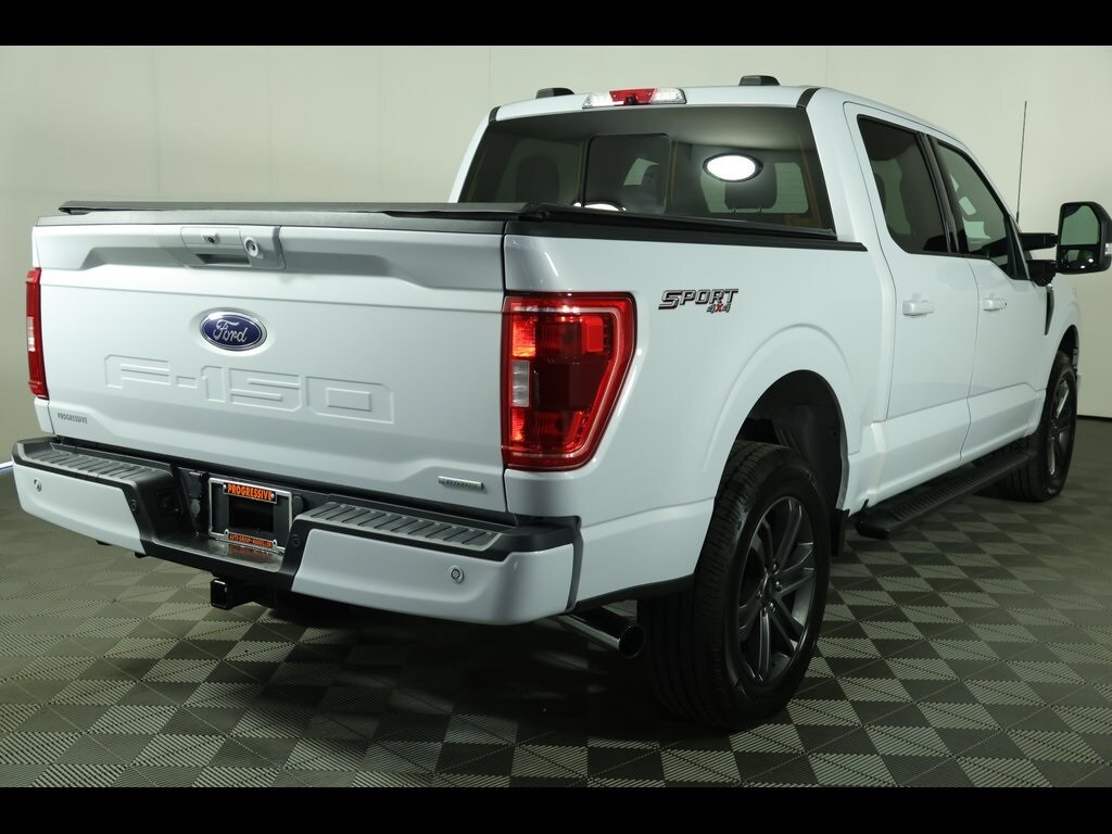 2022 Ford F-150 XLT photo 2