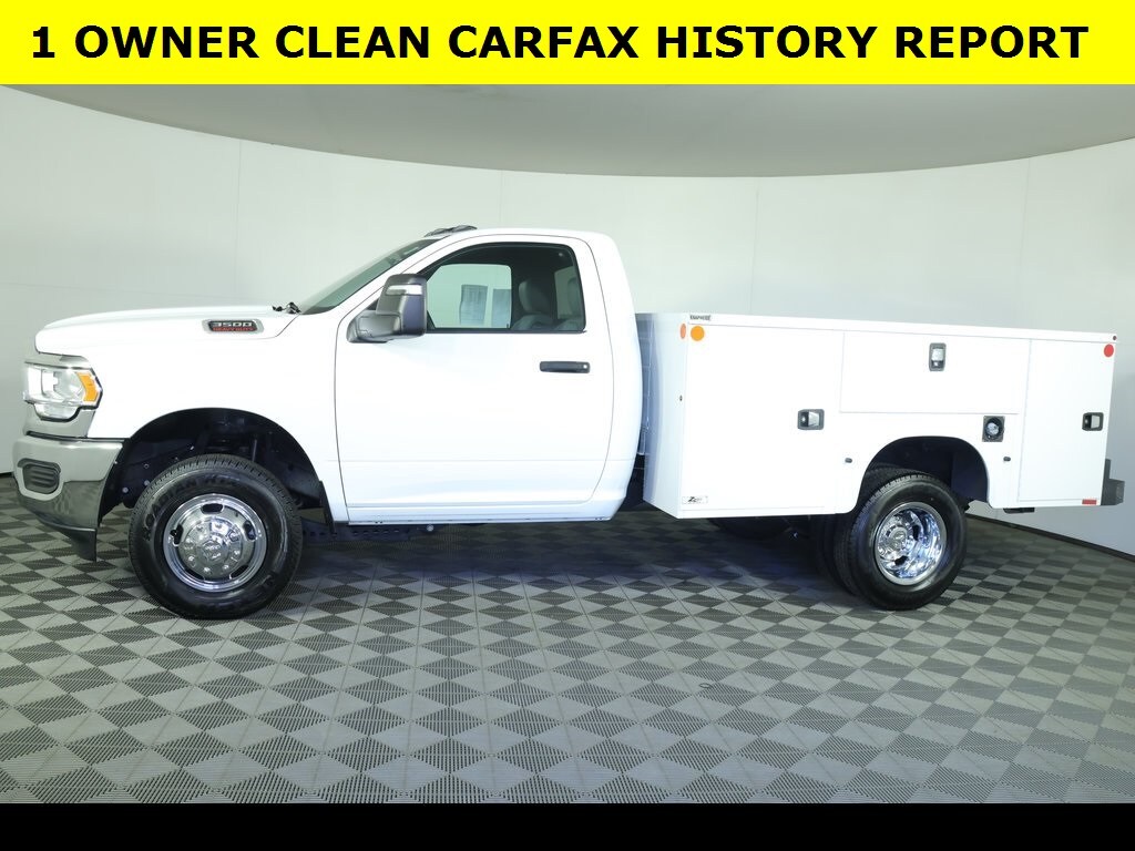 2024 Ram 3500 Tradesman photo 3