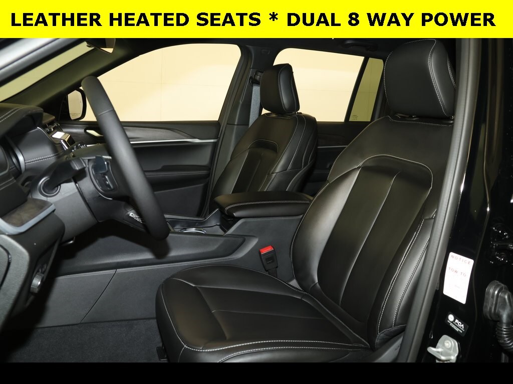 2025 Jeep Grand Cherokee Limited photo 3