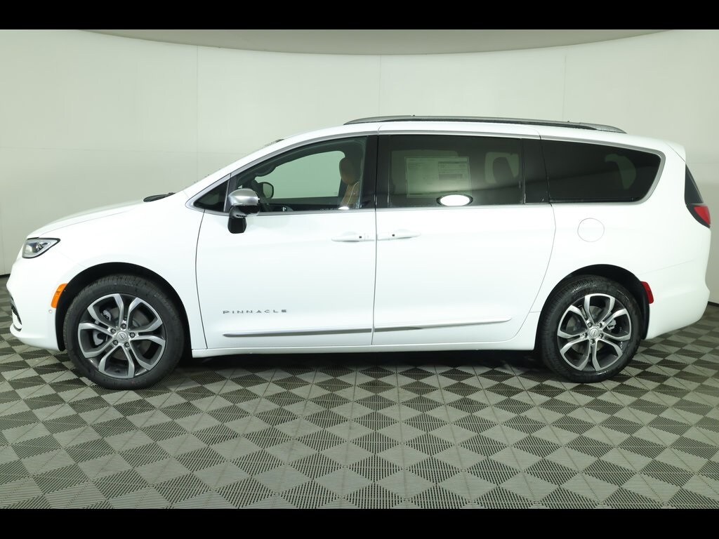 New 2026 Chrysler Pacifica PINNACLE AWD Passenger Van
