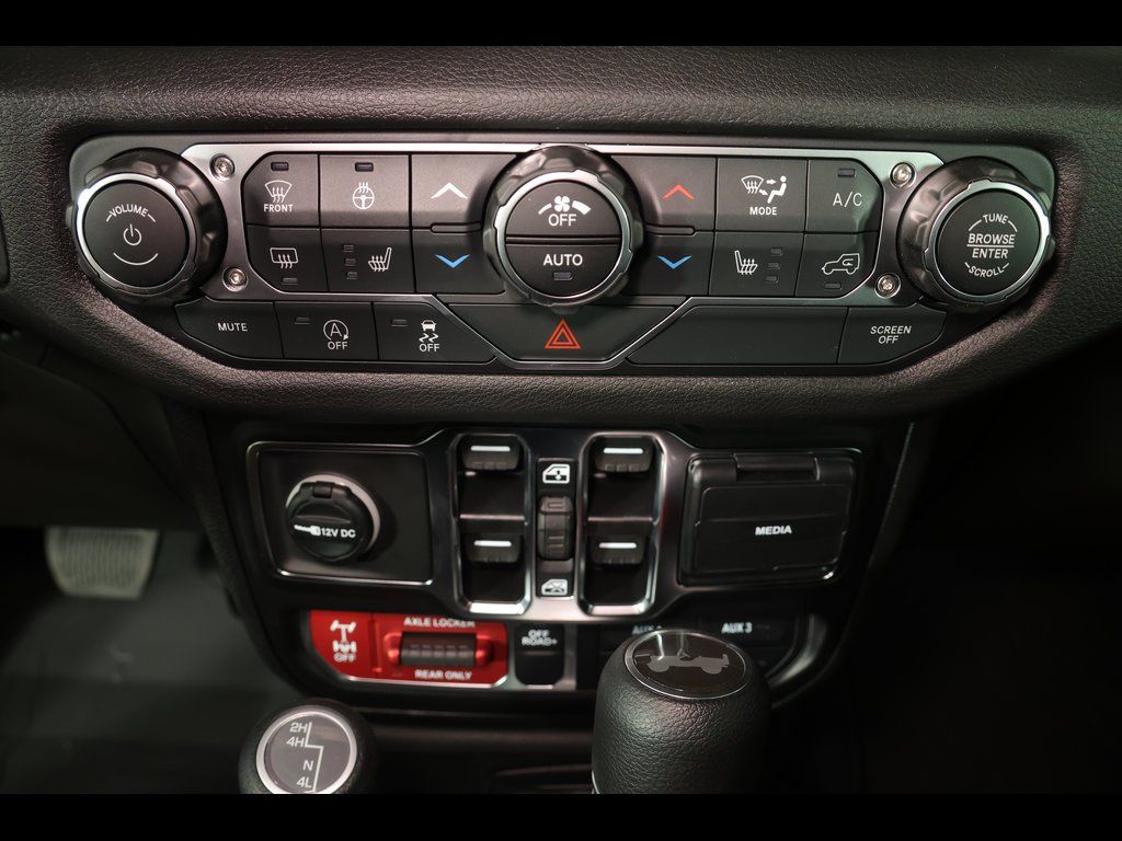 2025 Jeep Wrangler 4-Door Willys - Photo 16