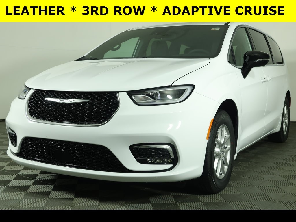 2026 Chrysler Pacifica Passenger Van 