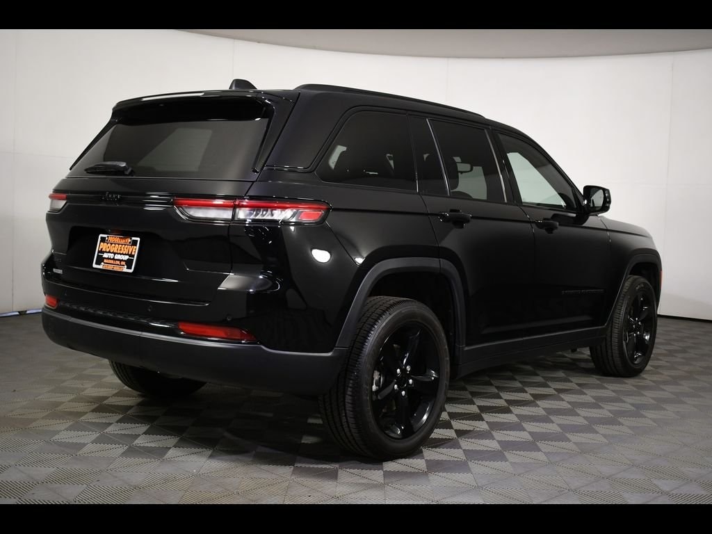 Used 2023 Jeep Grand Cherokee Altitude with VIN 1C4RJHAG0PC622198 for sale in Massillon, OH