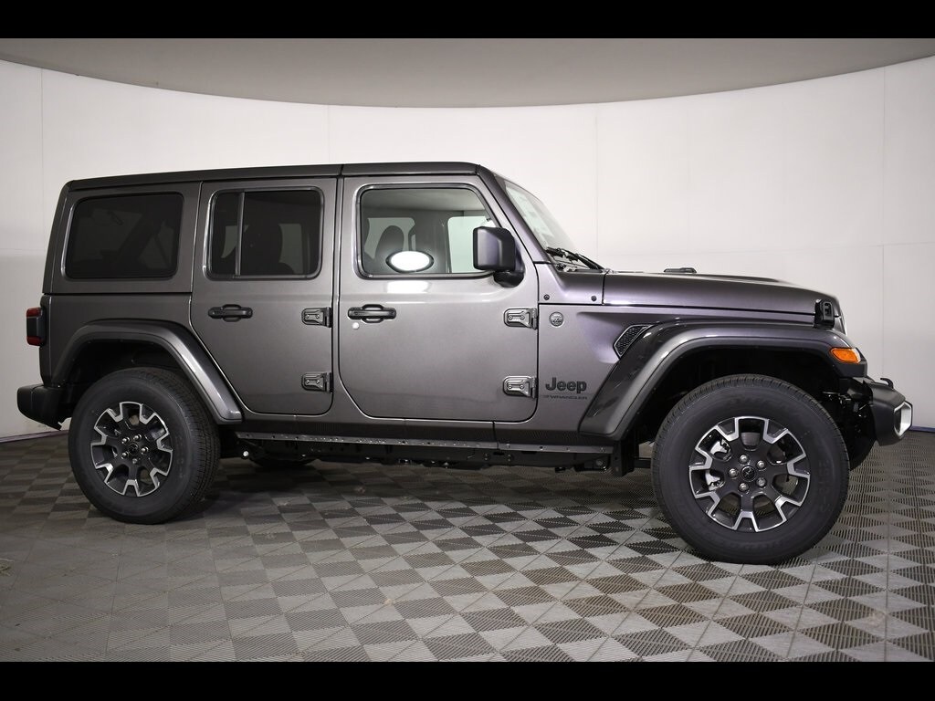 2025 Jeep Wrangler Sahara photo 2