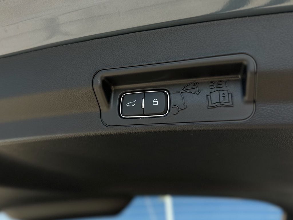 2026 Ford Explorer Tremor - Photo 37