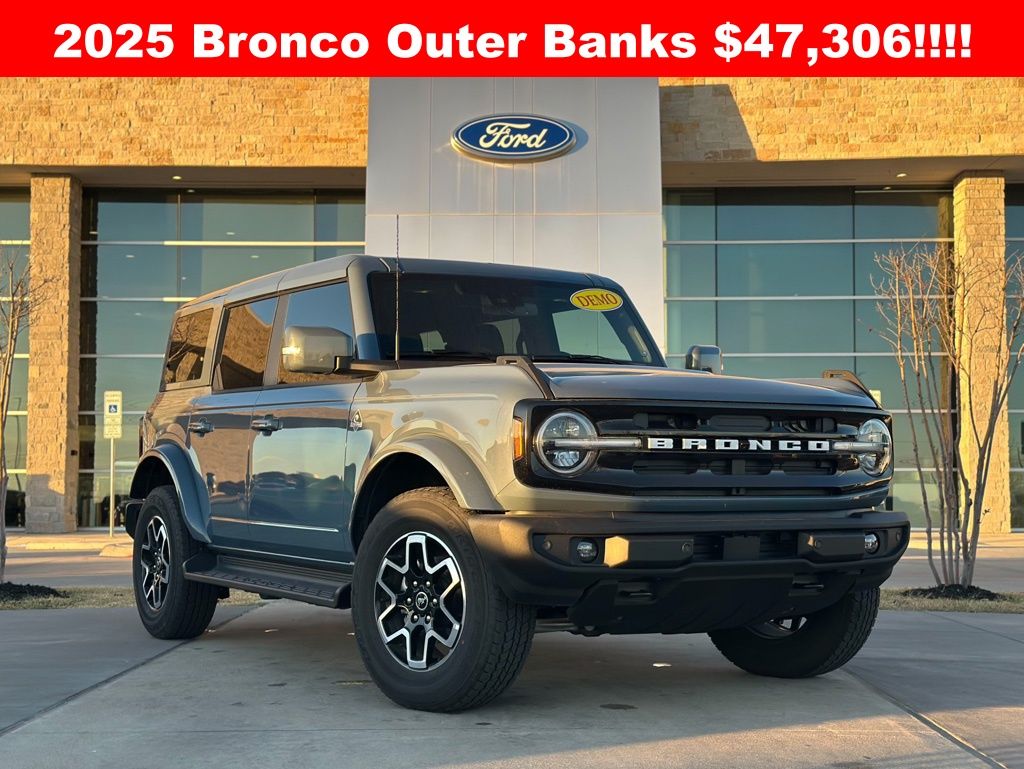 2025 Ford Bronco 4-Door Outer Banks's photo