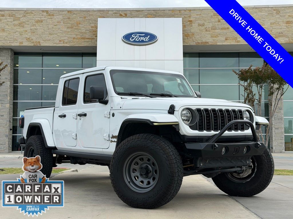 2024 Jeep Gladiator Nighthawk Auto's photo