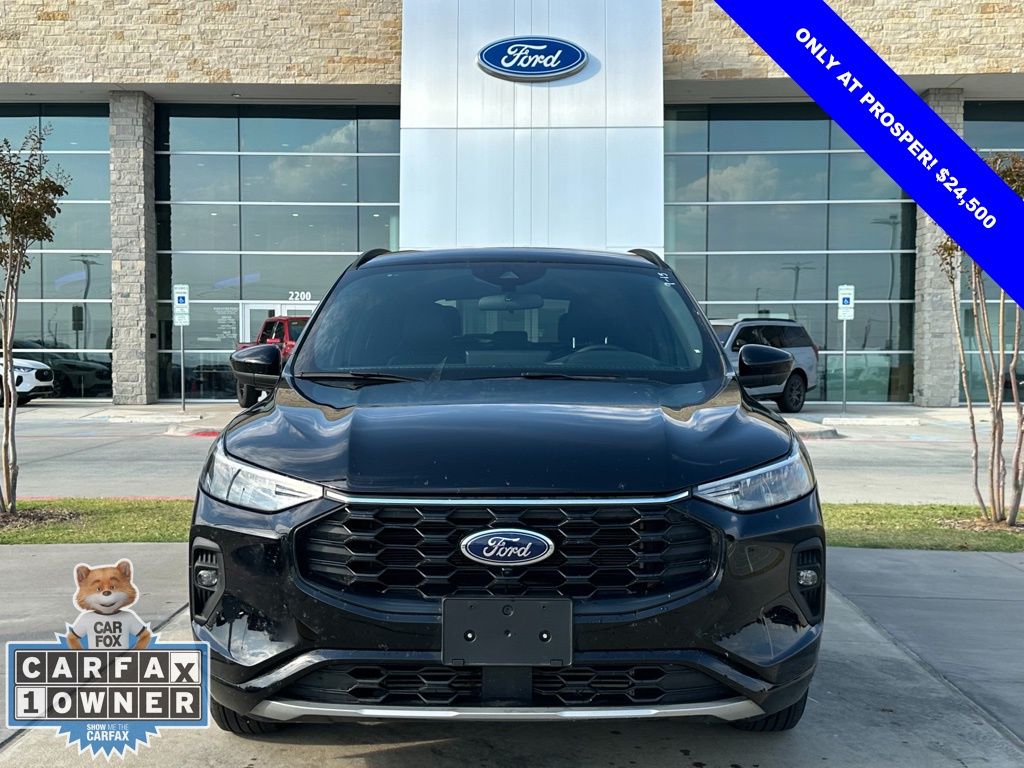 2023 Ford Escape ST-Line Select photo 2