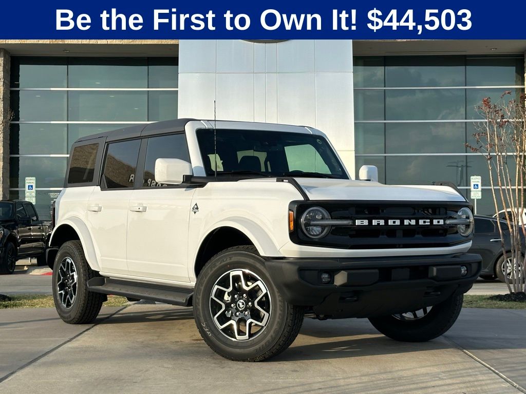 2025 Ford Bronco 4-Door Outer Banks's photo