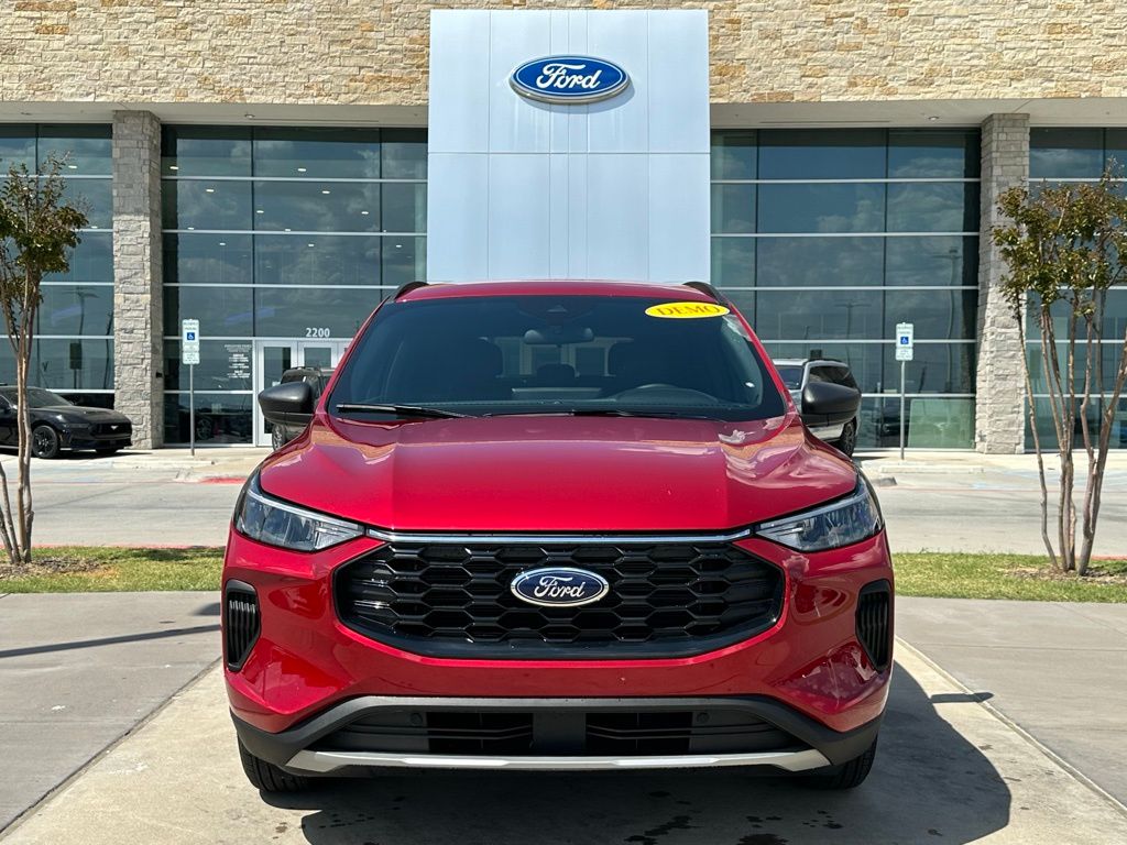 2025 Ford Escape ST-Line photo 2