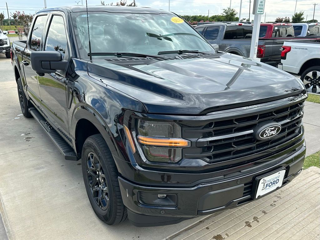 2025 Ford F-150 XLT photo 3