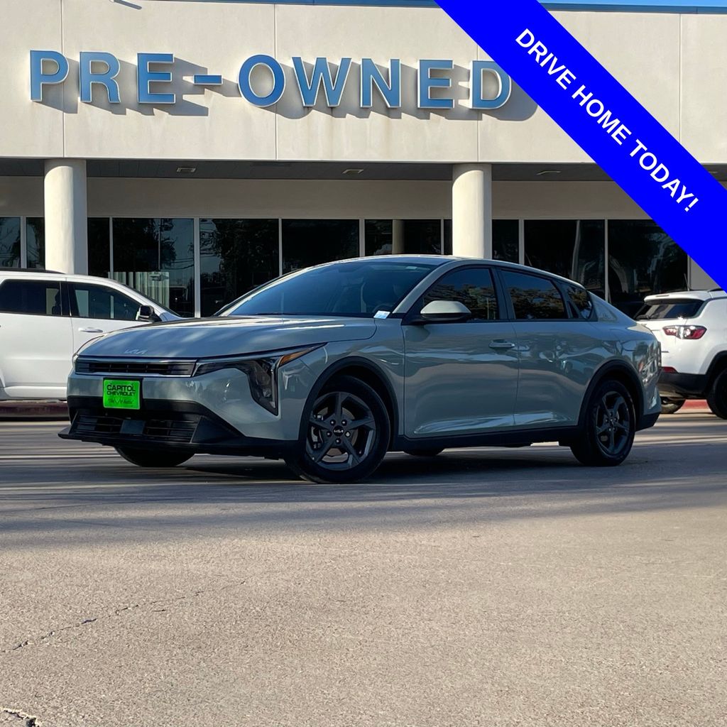 2025 Kia K4 LXS's photo