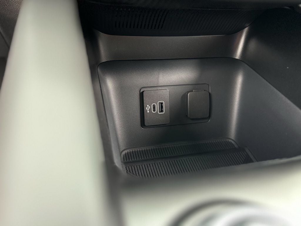 2026 Ford Explorer Active - Photo 12