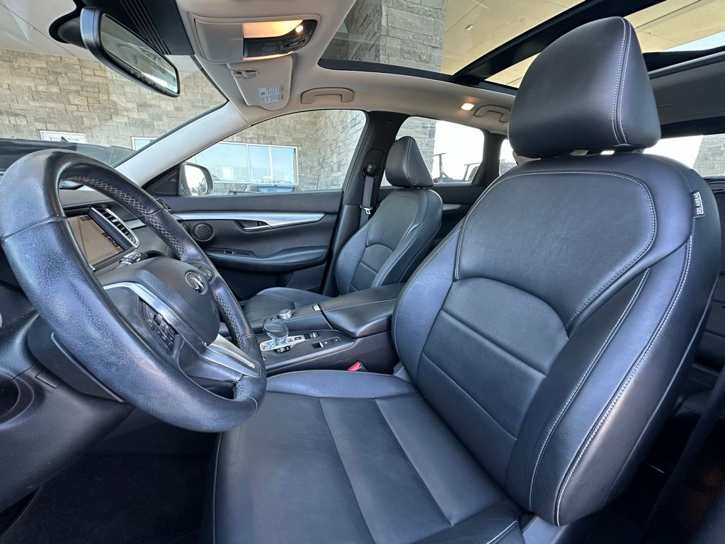 2020 Infiniti QX50 Luxe photo 4