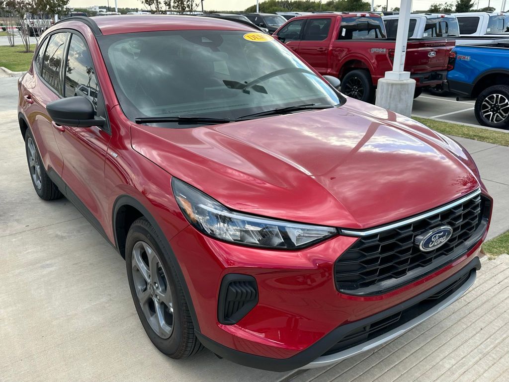 2025 Ford Escape ST-Line photo 3